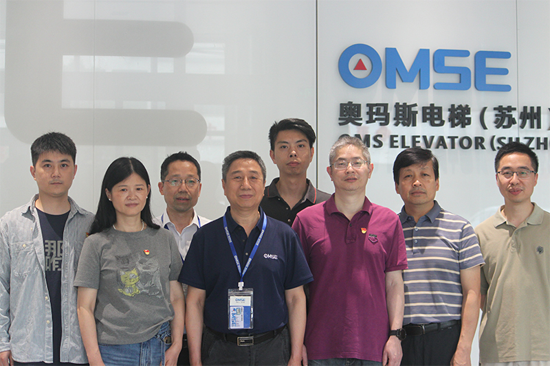 “醫企攜手護航生命健康”  ----湖州市南潯區人民醫院與奧瑪斯電梯簽訂戰略合作協議簽約報道